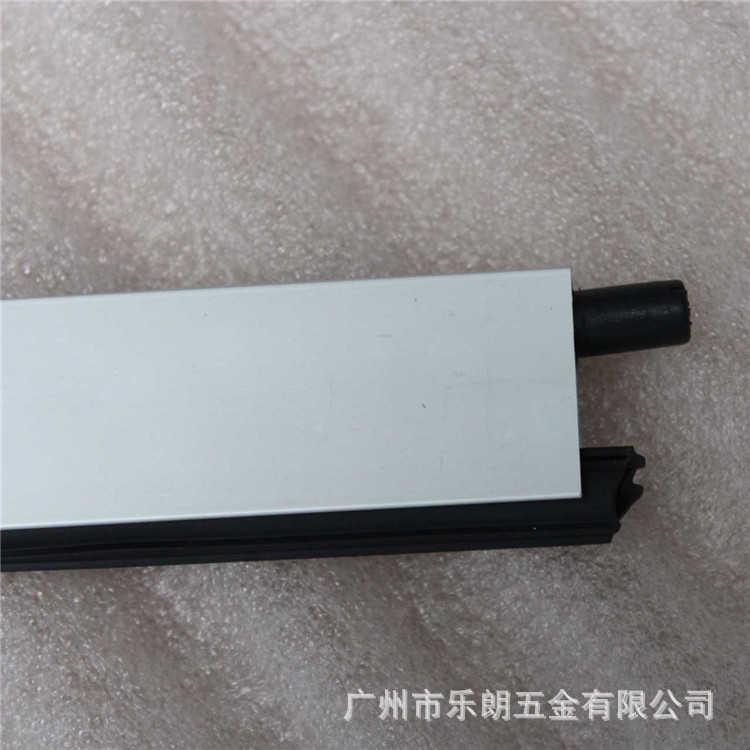 好色先生TV免费下载好色先生视频下载RDA-31 门底防尘器