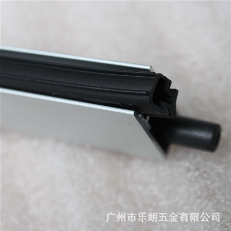 好色先生TV免费下载好色先生视频下载RDA-31 门底防尘器